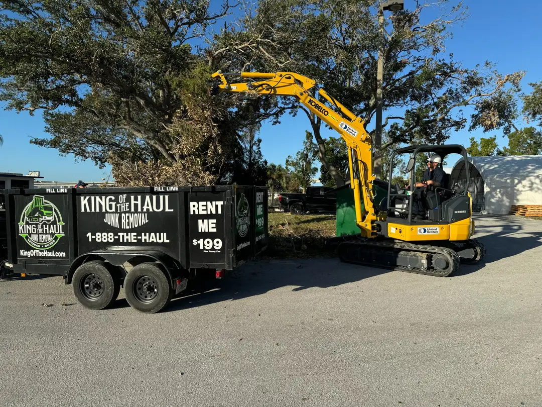 Hurricane Yard Debris Cleanup Tampa, FL Saint Petersburg, FL King of the Haul Junk Removal